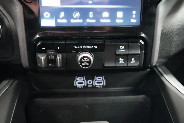2025 Ram 1500 Big Horn Crew Cab 4x4 57 Box