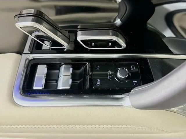 2025 Land Rover Range Rover P530 Autobiography