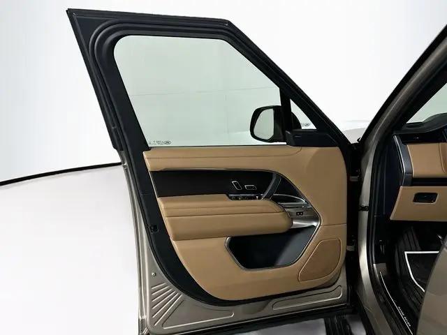 2024 Land Rover Range Rover P530 SE