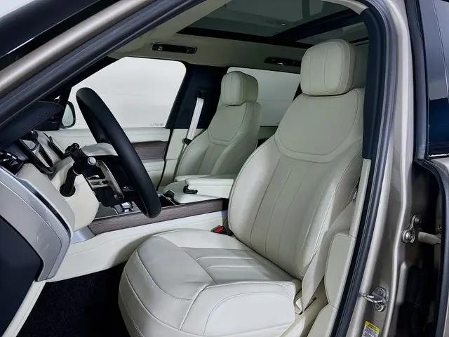 2026 Land Rover Range Rover P400 SE 7 Seat