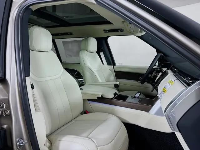 2026 Land Rover Range Rover P400 SE 7 Seat