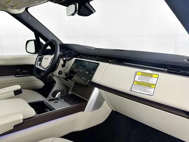 2026 Land Rover Range Rover P400 SE 7 Seat