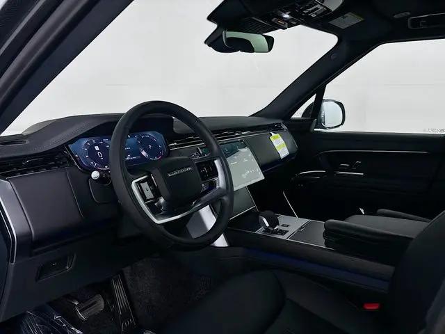 2026 Land Rover Range Rover P400 SE 7 Seat