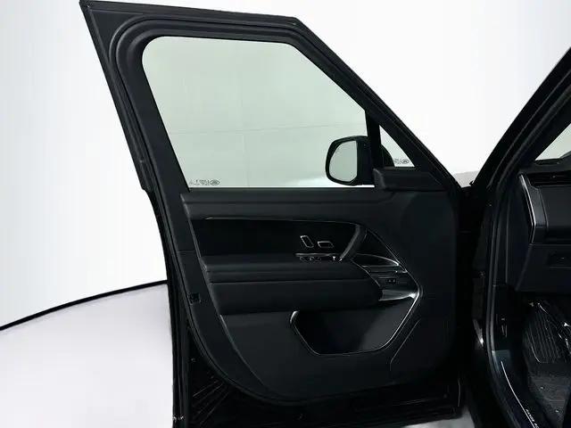 2026 Land Rover Range Rover P400 SE 7 Seat