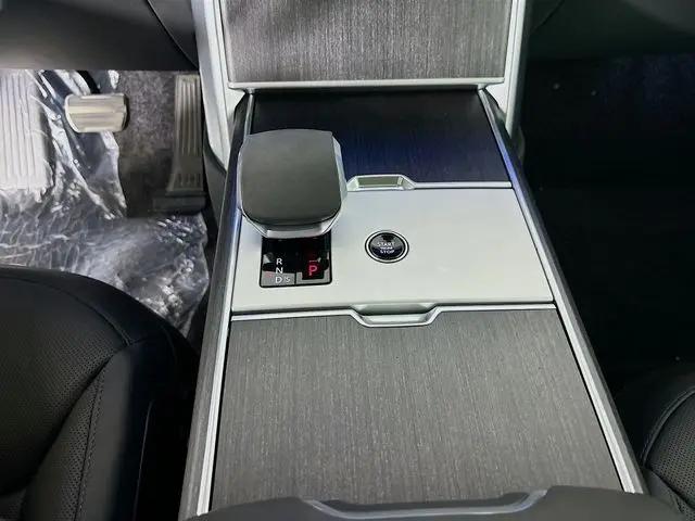2026 Land Rover Range Rover P400 SE 7 Seat