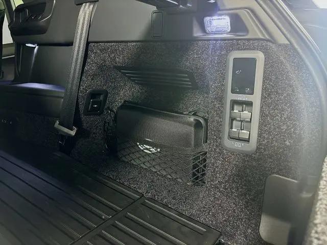 2026 Land Rover Range Rover P400 SE 7 Seat