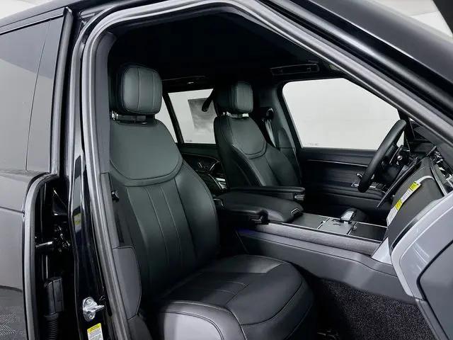 2026 Land Rover Range Rover P400 SE 7 Seat