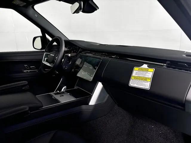 2026 Land Rover Range Rover P400 SE 7 Seat