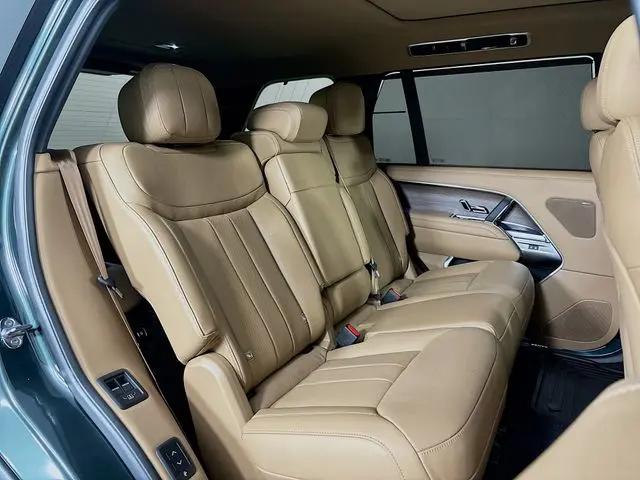 2026 Land Rover Range Rover P400 SE 7 Seat