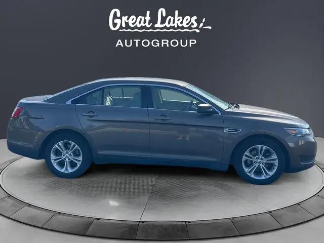 2016 Ford Taurus SE