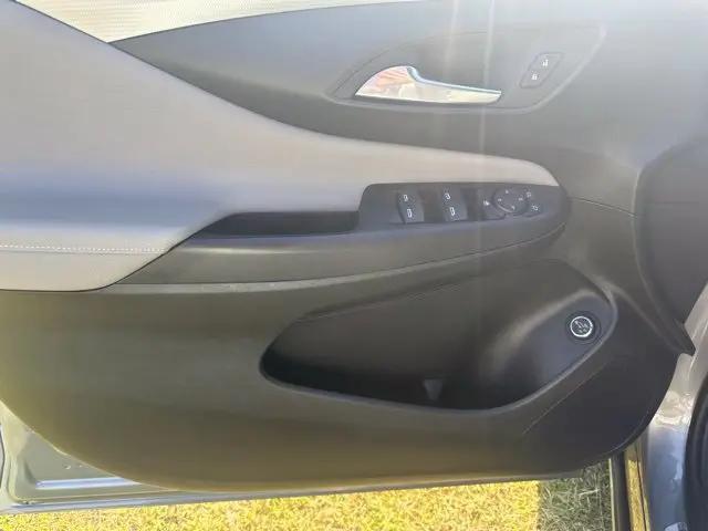 2024 Buick NV Avenir FWD