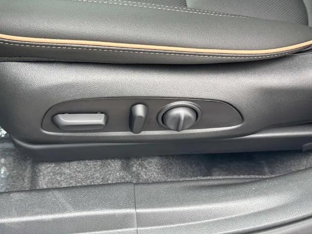 2026 Buick NV Avenir FWD