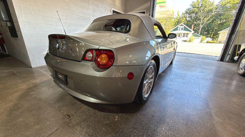 2004 BMW Z4 2.5i