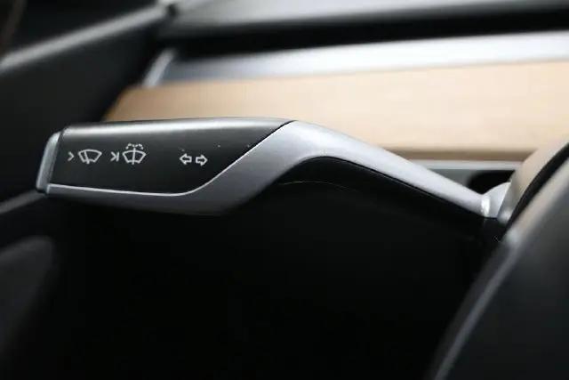 2021 Tesla Model 3 Standard Range Plus Rear-Wheel Drive
