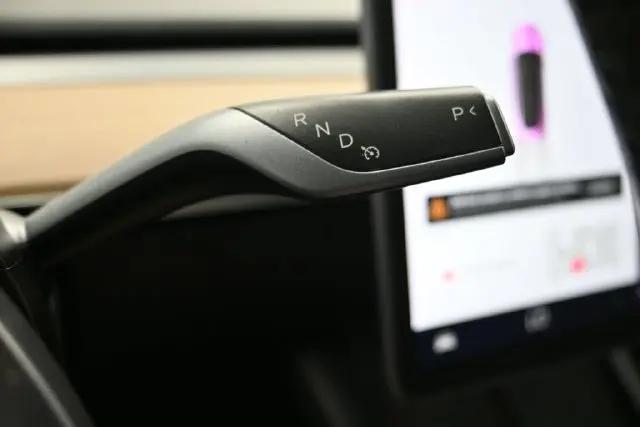 2021 Tesla Model 3 Standard Range Plus Rear-Wheel Drive