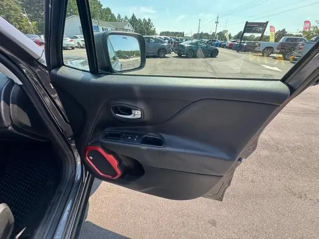 2017 Jeep Renegade Trailhawk 4x4