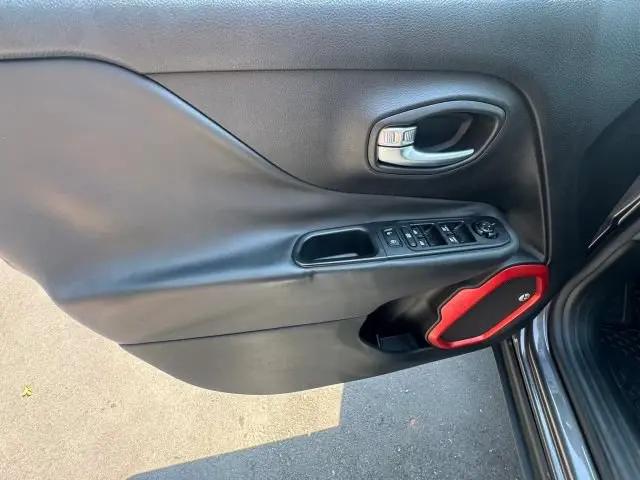 2017 Jeep Renegade Trailhawk 4x4