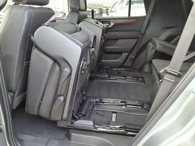 2025 GMC Yukon 4WD Denali
