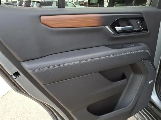 2025 GMC Yukon 4WD Denali