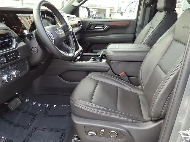 2025 GMC Yukon 4WD Denali