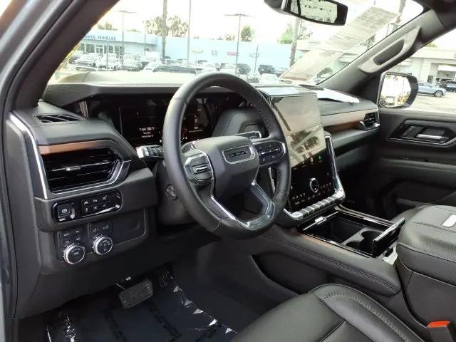 2025 GMC Yukon 4WD Denali