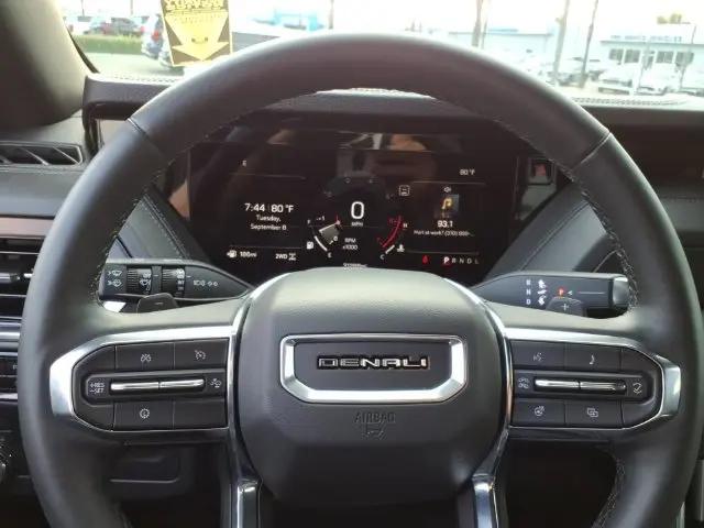 2025 GMC Yukon 4WD Denali