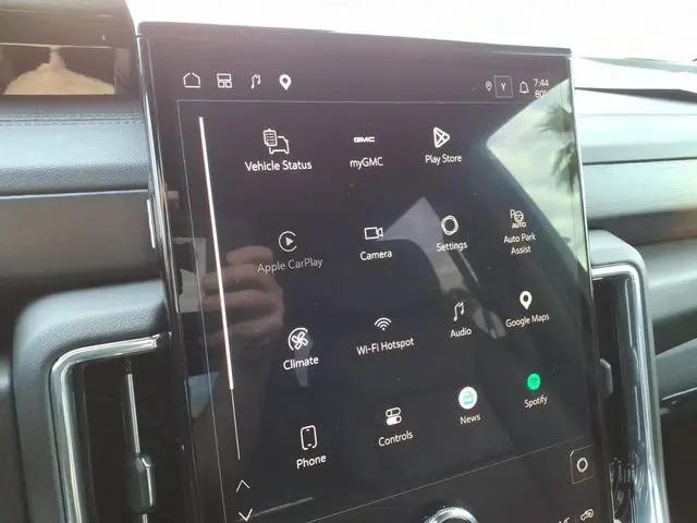 2025 GMC Yukon 4WD Denali
