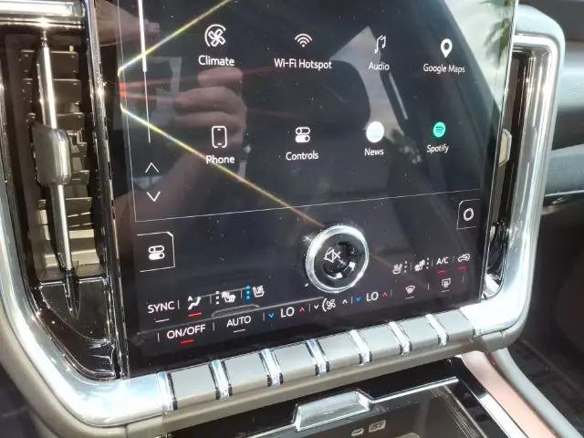 2025 GMC Yukon 4WD Denali