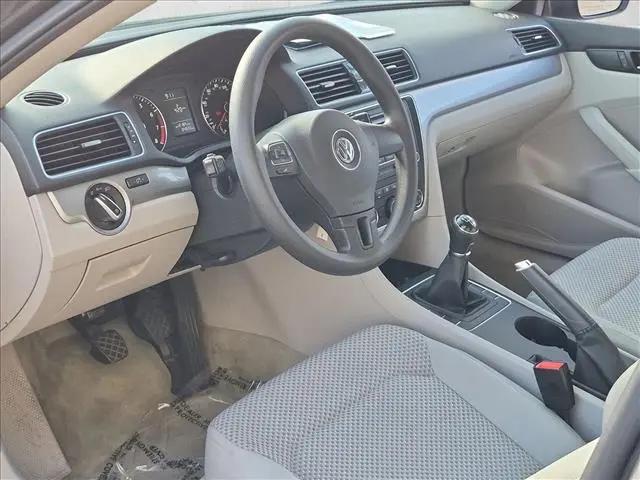 2014 Volkswagen Passat 1.8T S