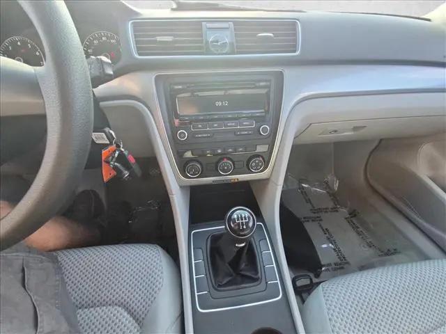 2014 Volkswagen Passat 1.8T S