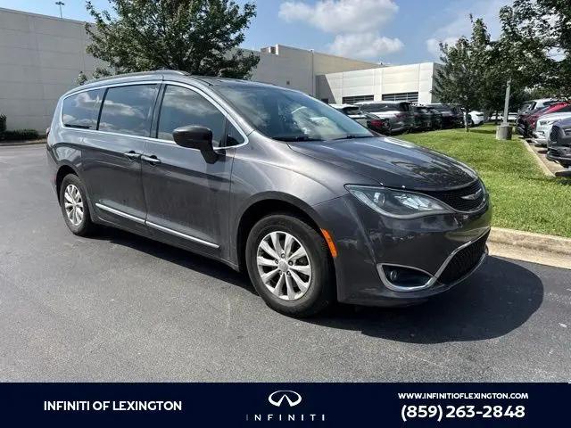2017 Chrysler Pacifica Touring-L for sale in Lexington, KY