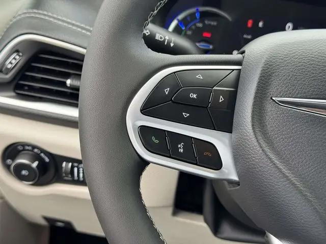 2023 Chrysler Pacifica Hybrid Limited