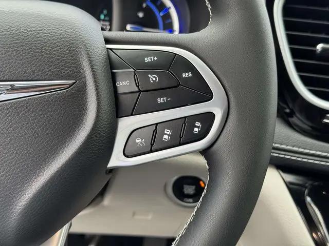 2023 Chrysler Pacifica Hybrid Limited