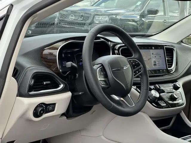 2023 Chrysler Pacifica Hybrid Limited