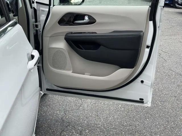 2023 Chrysler Pacifica Hybrid Limited