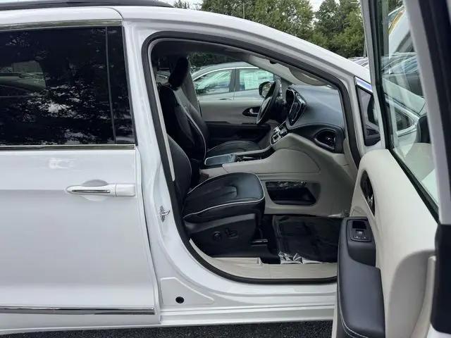 2023 Chrysler Pacifica Hybrid Limited