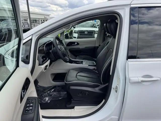 2023 Chrysler Pacifica Hybrid Limited