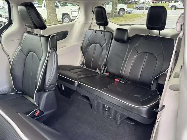 2023 Chrysler Pacifica Hybrid Limited