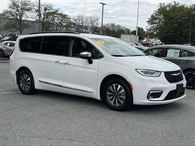 2023 Chrysler Pacifica Hybrid Limited