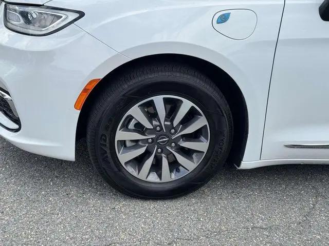2023 Chrysler Pacifica Hybrid Limited