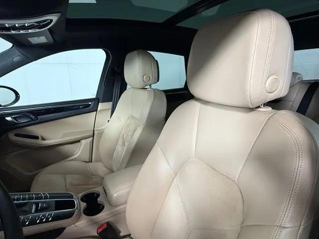2020 Porsche Macan Macan
