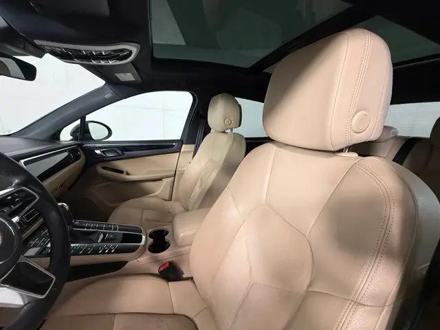 2020 Porsche Macan Macan