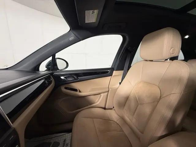 2020 Porsche Macan Macan