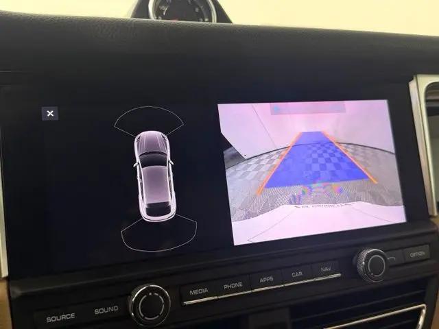2020 Porsche Macan Macan