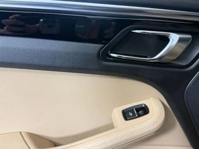 2020 Porsche Macan Macan