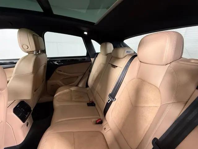 2020 Porsche Macan Macan