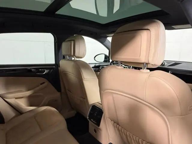 2020 Porsche Macan Macan