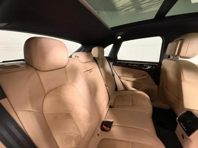 2020 Porsche Macan Macan