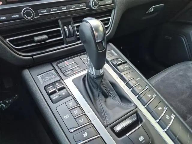 2021 Porsche Macan Macan