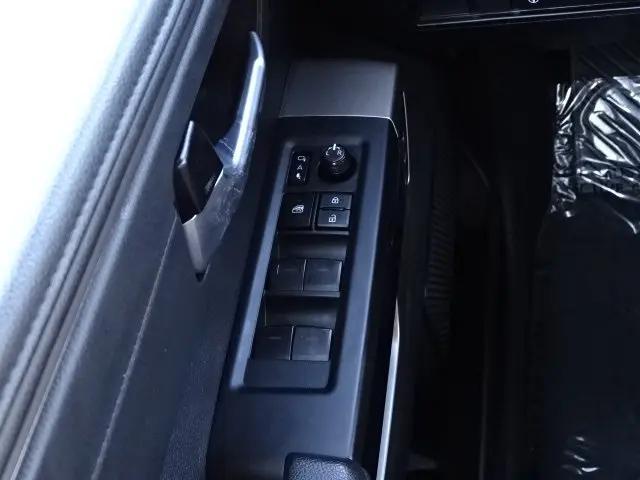 2024 Toyota Sequoia SR5
